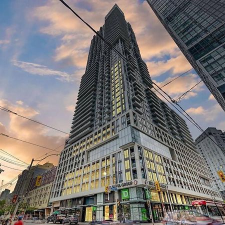 Cozy Condo Near Eatoncentre Mall Toronto Esterno foto